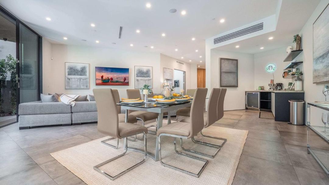 Photo of Livingroom in Beverly Grove