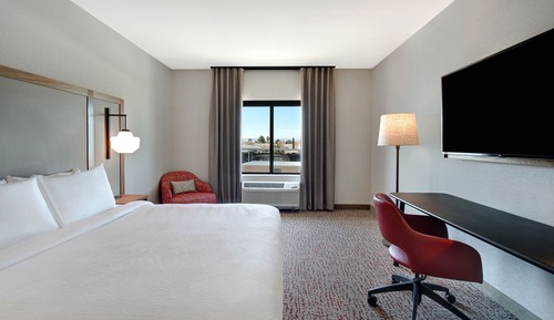 Standard Room, 1 King Bed