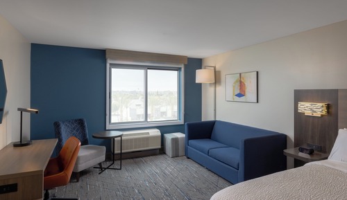 Suite, 1 King Bed, Accessible (Communications)