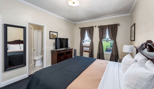 Deluxe Room, 1 King Bed, Non Smoking