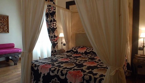 Luxury Condo, Valley View