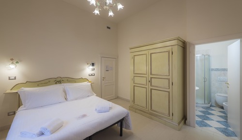 Classic Double Room, Garden View