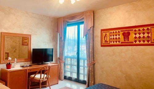 Family Suite, 2 Bedrooms, Private Bathroom, Poolside