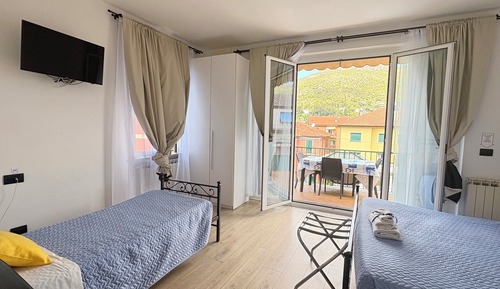 Triple Room, Balcony