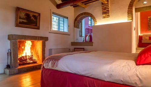 Suite, Ensuite, Courtyard View (Suite 4 - Honeymoon)