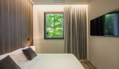 Suite, Balcony