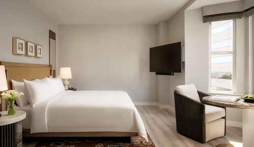 Deluxe Room, 1 King Bed, Bay View