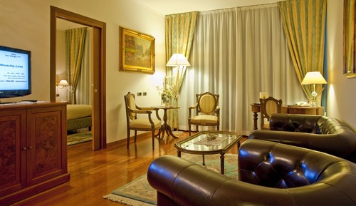 Executive Suite, Jetted Tub