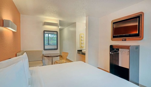 Premium Room, 1 Queen Bed, Non Smoking