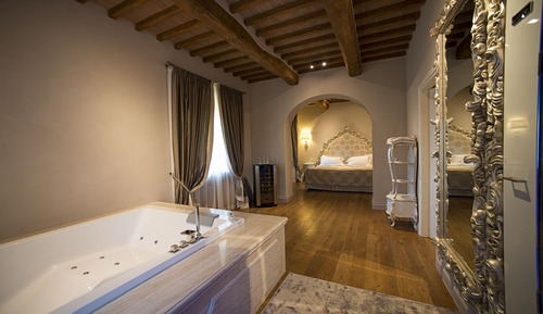 Deluxe Suite (SPA)
