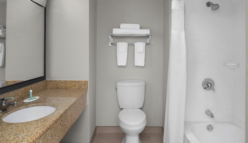 Room, 2 Queen Beds, Hearing Accessible (Accessible Bathtub)