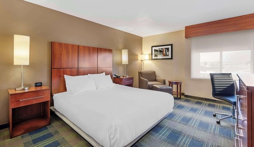 Standard Room, 1 King Bed, Accessible, Bathtub