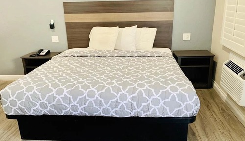 Deluxe Single Room