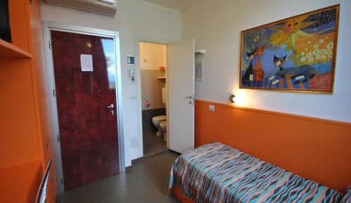Single Room, Sea View