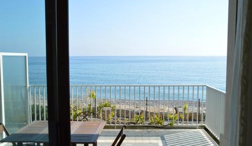 Studio Apartment with Sea View