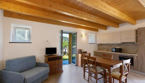 One-Bedroom Apartment with Garden