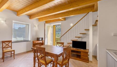 One-Bedroom Apartment with Garden