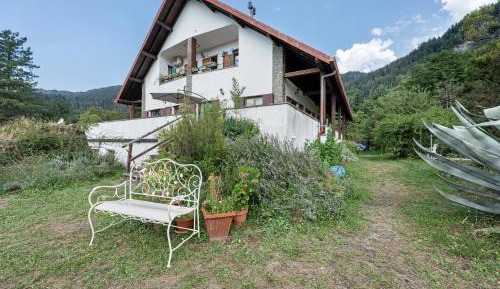 Two-Bedroom Deluxe Apartment with Garden View