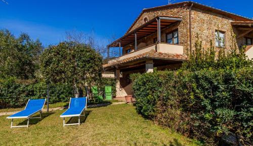 One-Bedroom Apartment with Garden View