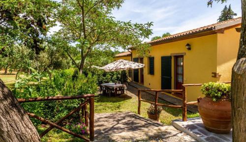 Two-Bedroom Deluxe Apartment with Garden View