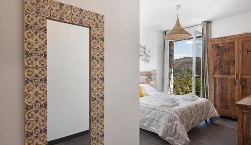 One-Bedroom Apartment with Garden View