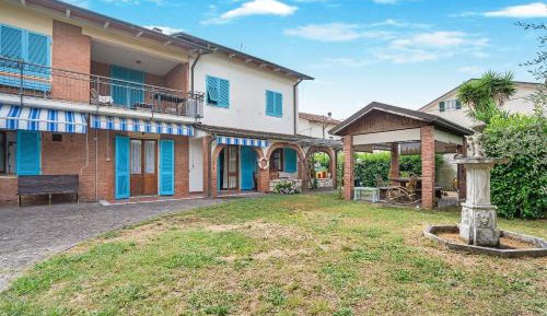 Villa with Garden View
