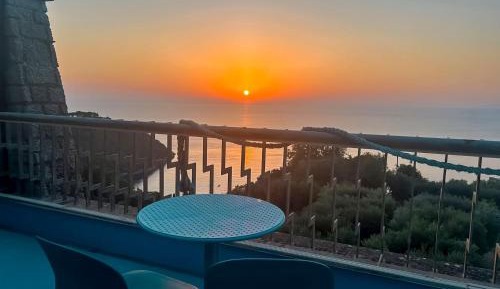 Deluxe Double Room with Balcony and Sea View