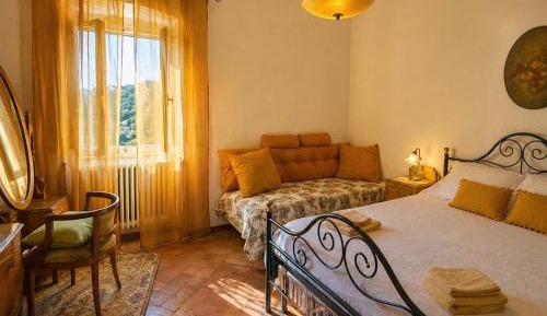 Two-Bedroom Deluxe Apartment with Balcony