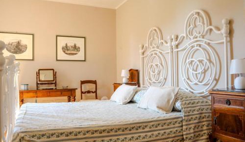 Queen Room with Spa Bath