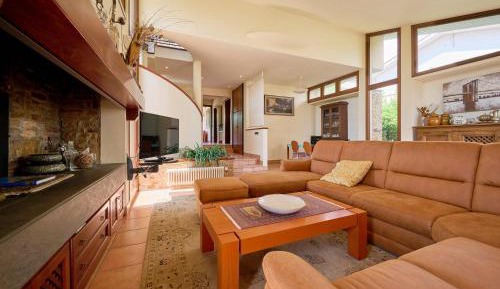 Villa with Garden View