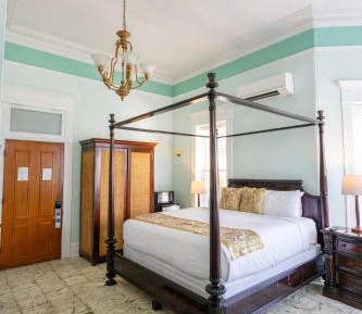 Deluxe Double Room with Balcony and Sea View