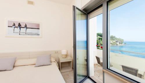 Deluxe Double Room with Sea View