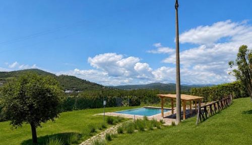 Apartment with Pool View 