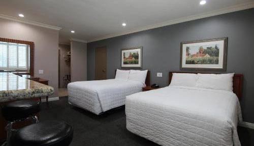 Deluxe Family Room