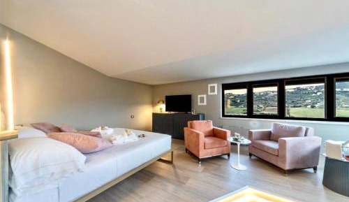 Suite with Pool View