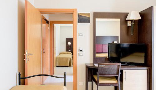 Quadruple Connecting Room with Balcony