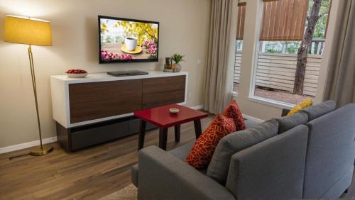 Two-Bedroom Deluxe Apartment