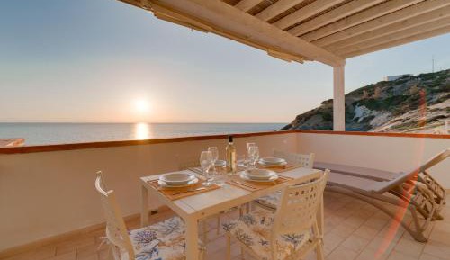 One Bedroom Apartment with Sea View with Balcony