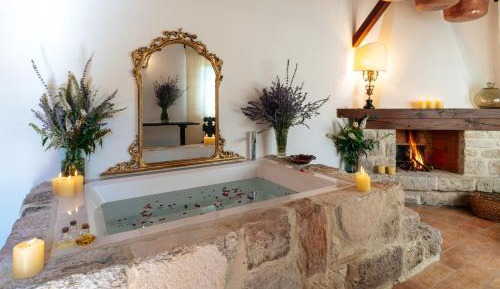 King Suite with Spa Bath