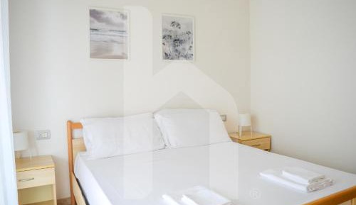 One-Bedroom Apartment with Balcony