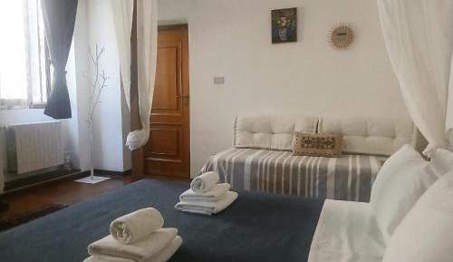 Triple Room with Private Bathroom