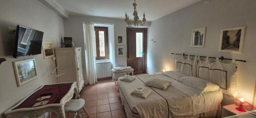 Deluxe Double Room with Extra Bed