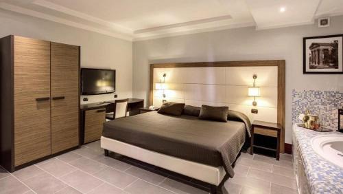 Suite with Spa Bath
