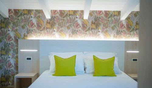 Double or Twin Room (1 Adult)