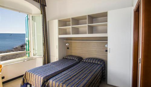 Double or Twin Room with Sea View