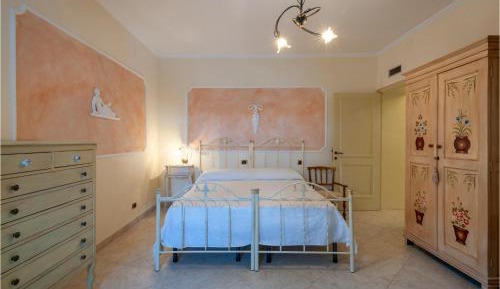 Seven-Bedroom Holiday Home