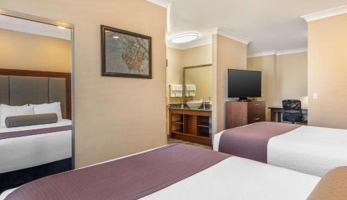 Queen Suite with Two Queen Beds