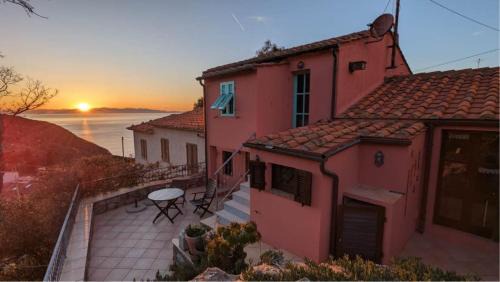 One-Bedroom Apartment with Terrace
