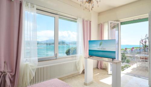 Deluxe Double Room with Balcony and Sea View
