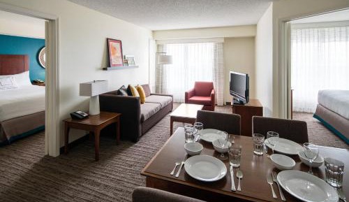 Two-Bedroom Queen Suite